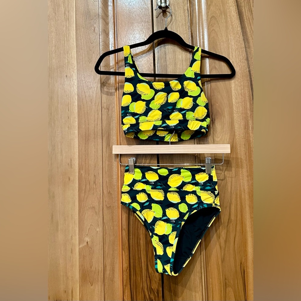 NWOT Knix Lemon/Lime Citrus Print Bikini/Period Swimwear Size M